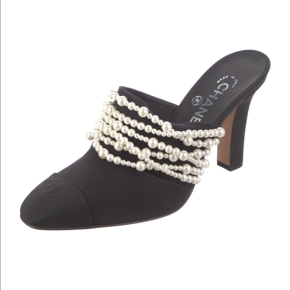 NEVER BEEN WORN CHANEL MULES